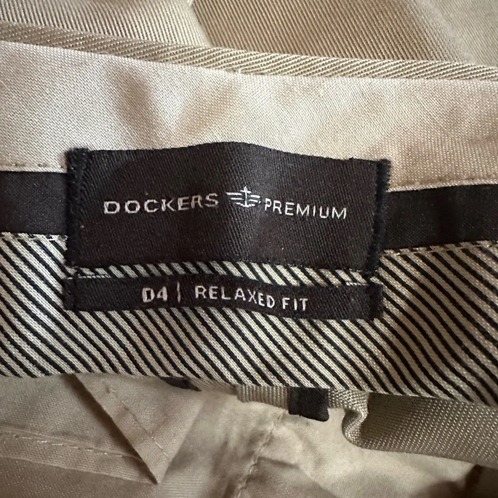 Dockers Premium Relaxed Fit Pants - Picture 5 of 7